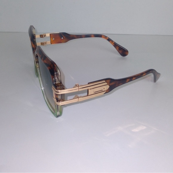 Sunglasses | Oversized Leopard & Green Gold
Detailed Sunglasses 100% UV Vacation - Picture 5 of 8